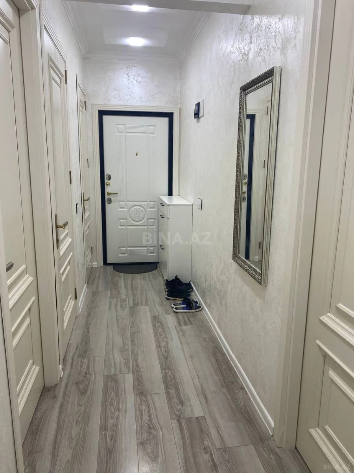 Satılır 2 otaqlı mənzil 61 m²