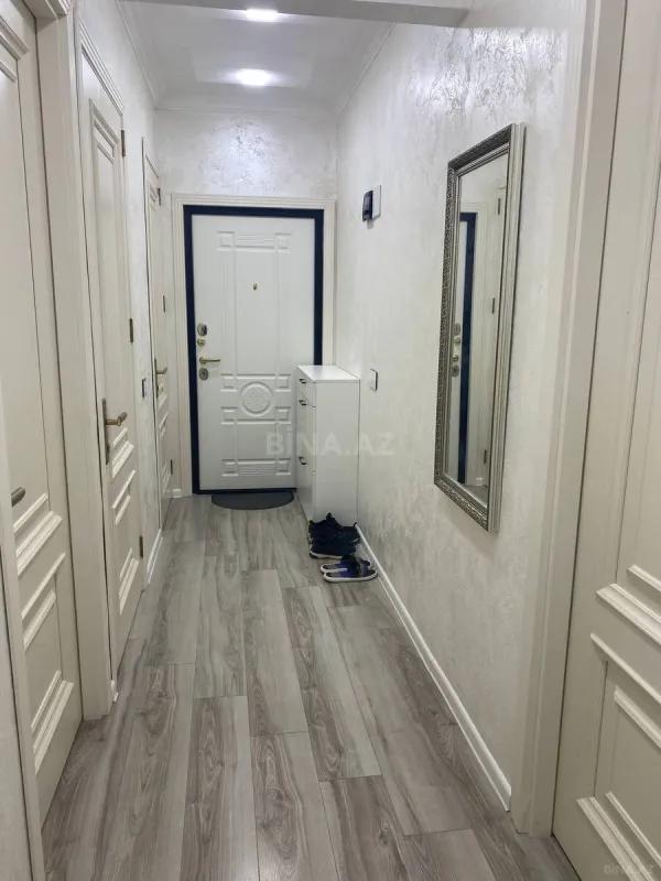 Satılır 2 otaqlı mənzil 61 m²