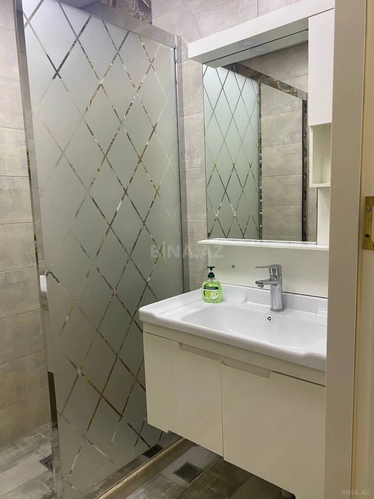 Satılır 2 otaqlı mənzil 61 m²