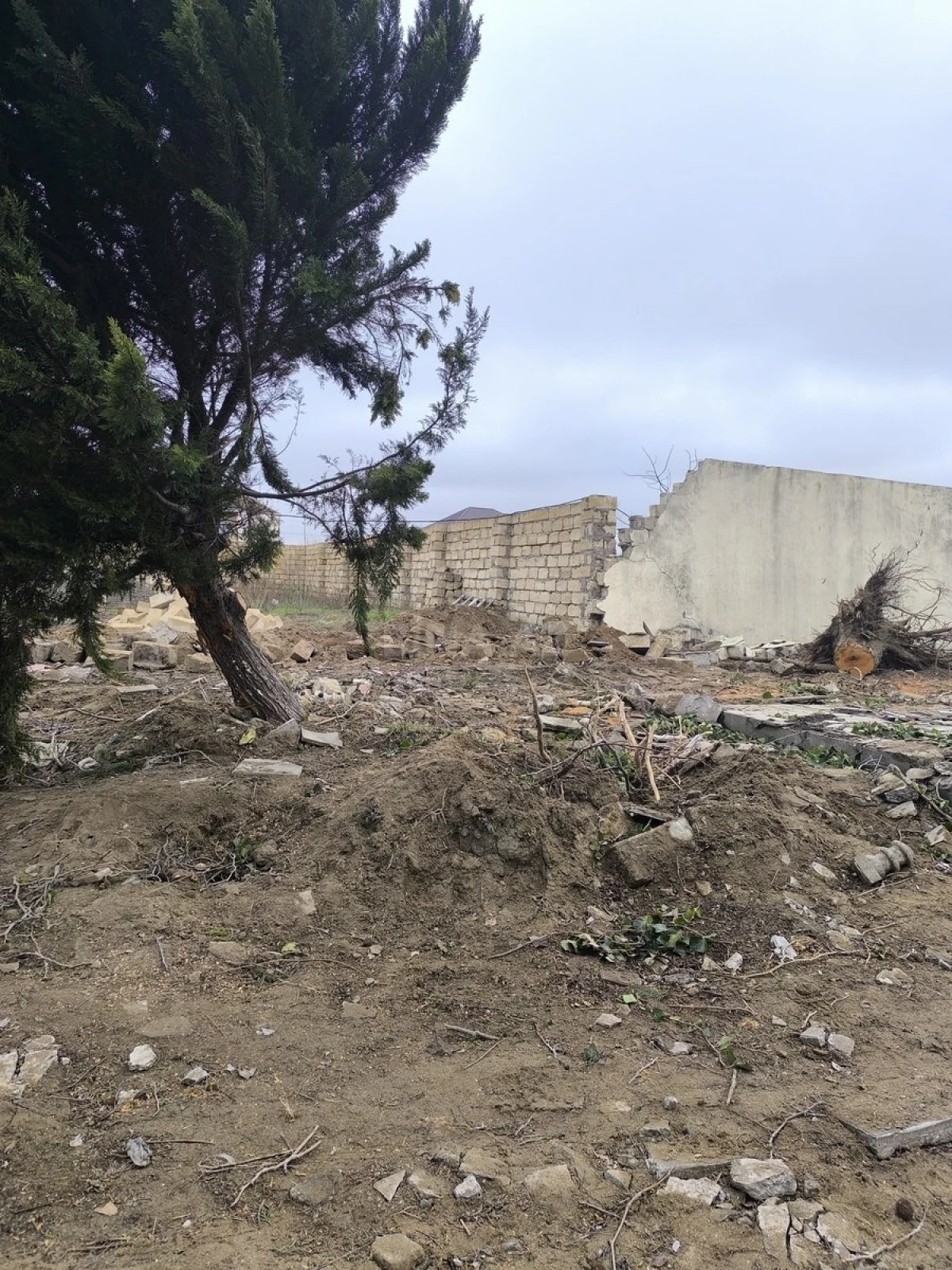 Satılır torpaq sahəsi 3 m²