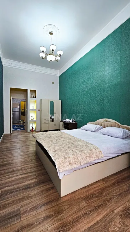 Satılır 4 otaqlı mənzil 108 m²