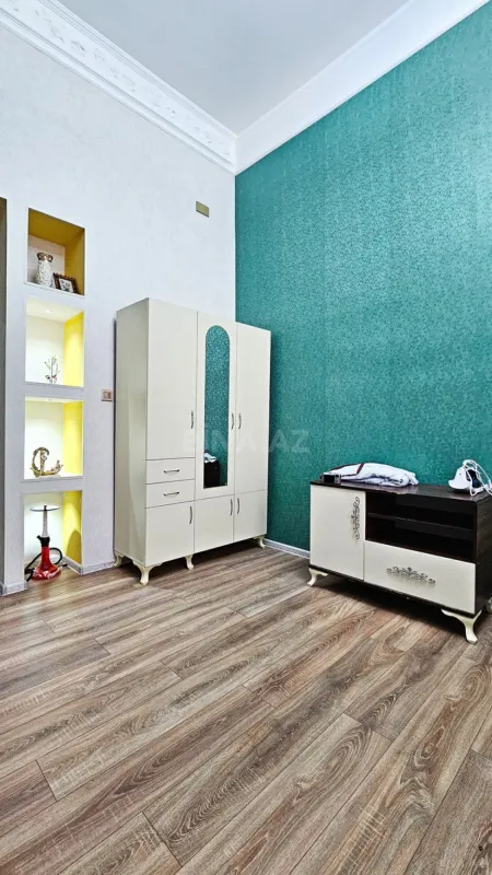 Satılır 4 otaqlı mənzil 108 m²