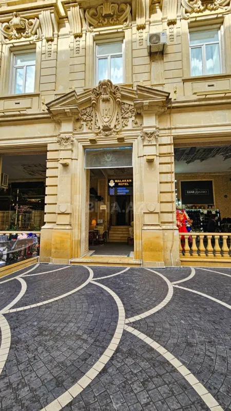 Satılır 4 otaqlı mənzil 108 m²