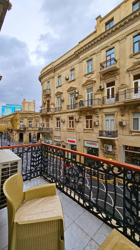 Satılır 4 otaqlı mənzil 108 m²