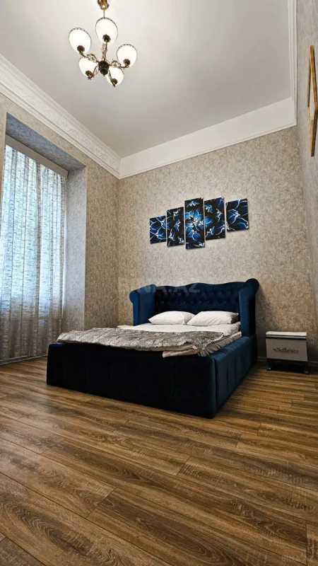 Satılır 4 otaqlı mənzil 108 m²