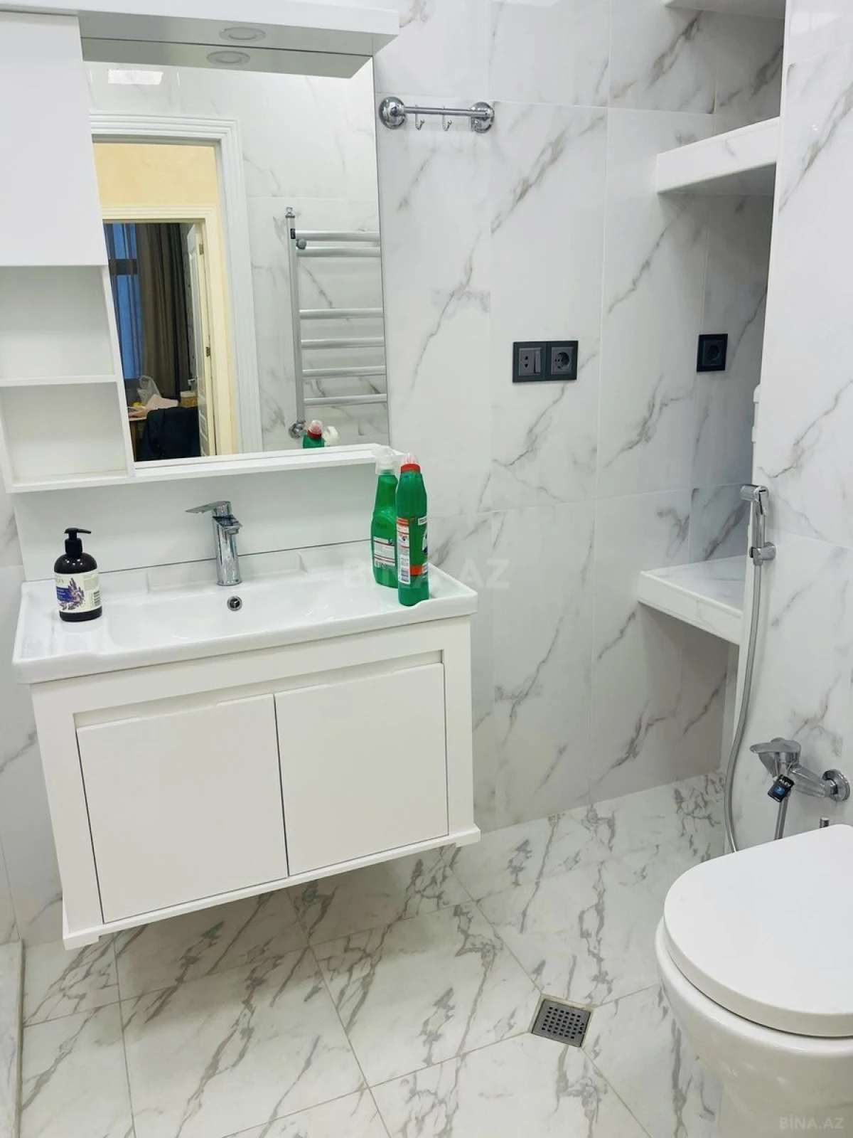 Kirayə verilir 3 otaqlı mənzil 110 m²