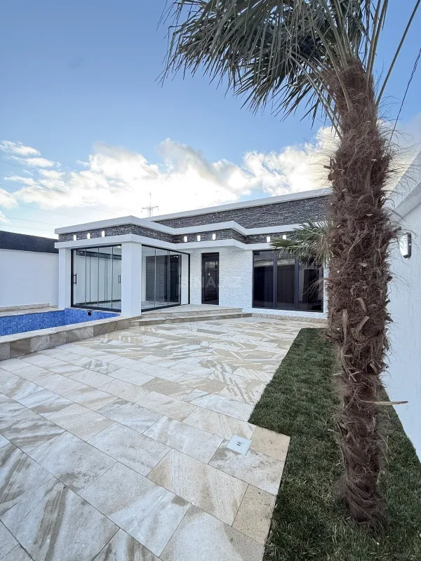 Satılır 4 otaqlı həyət evi 150 m²