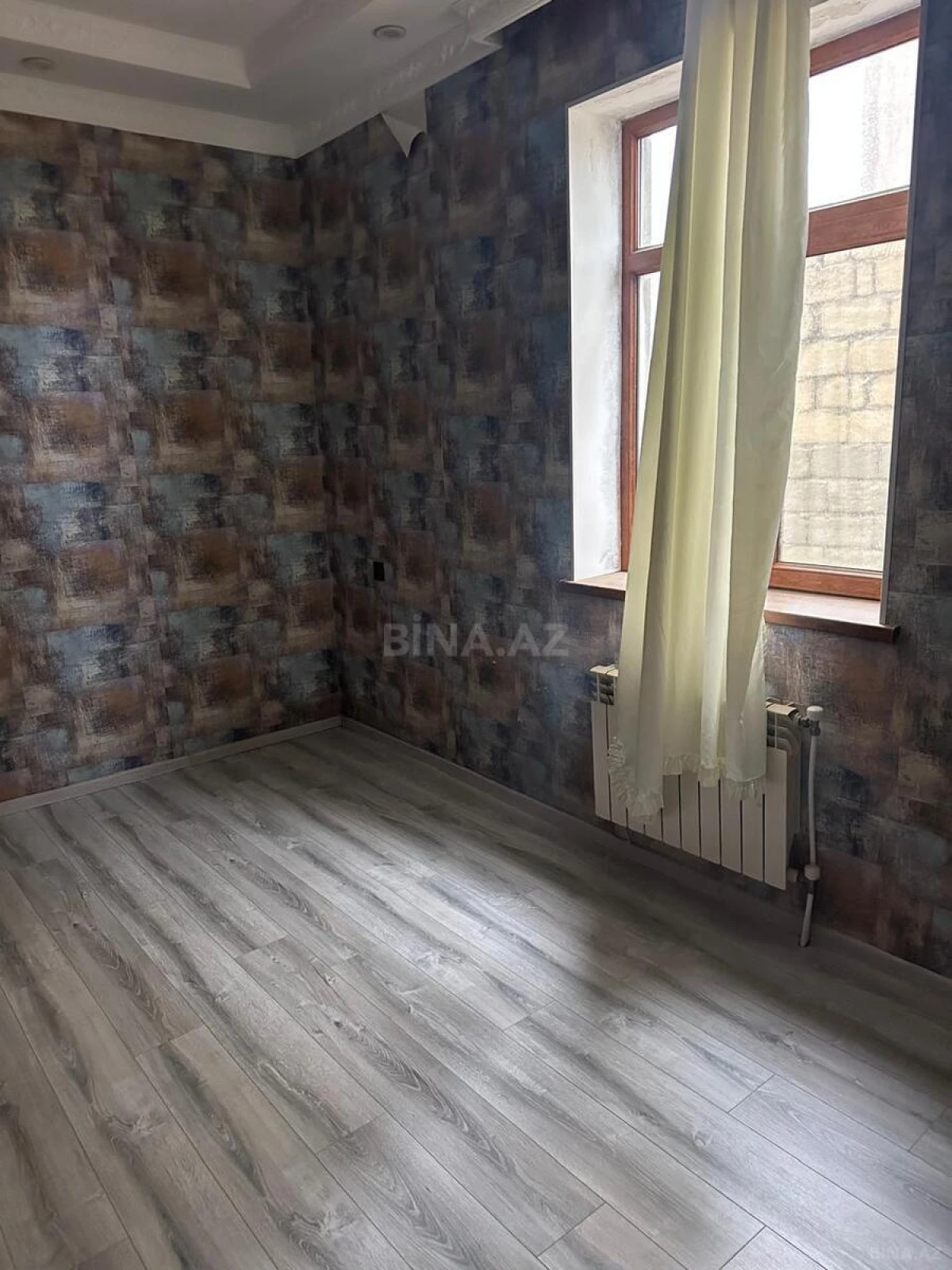 Satılır 6 otaqlı həyət evi 250 m²