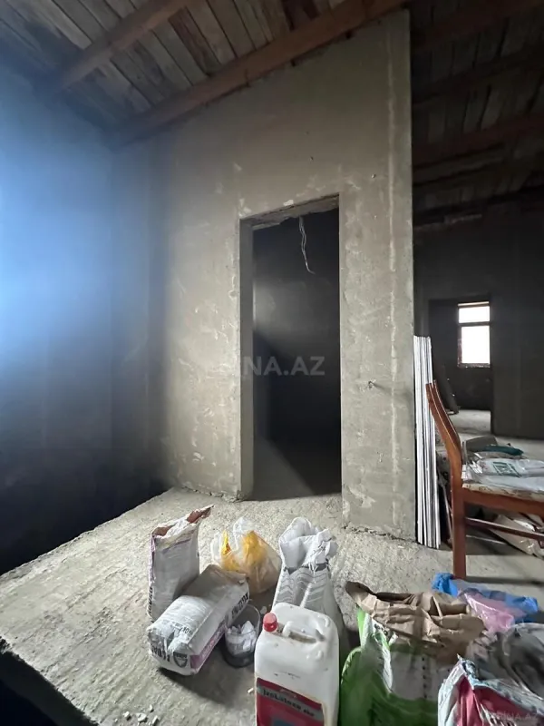 Satılır 6 otaqlı həyət evi 250 m²