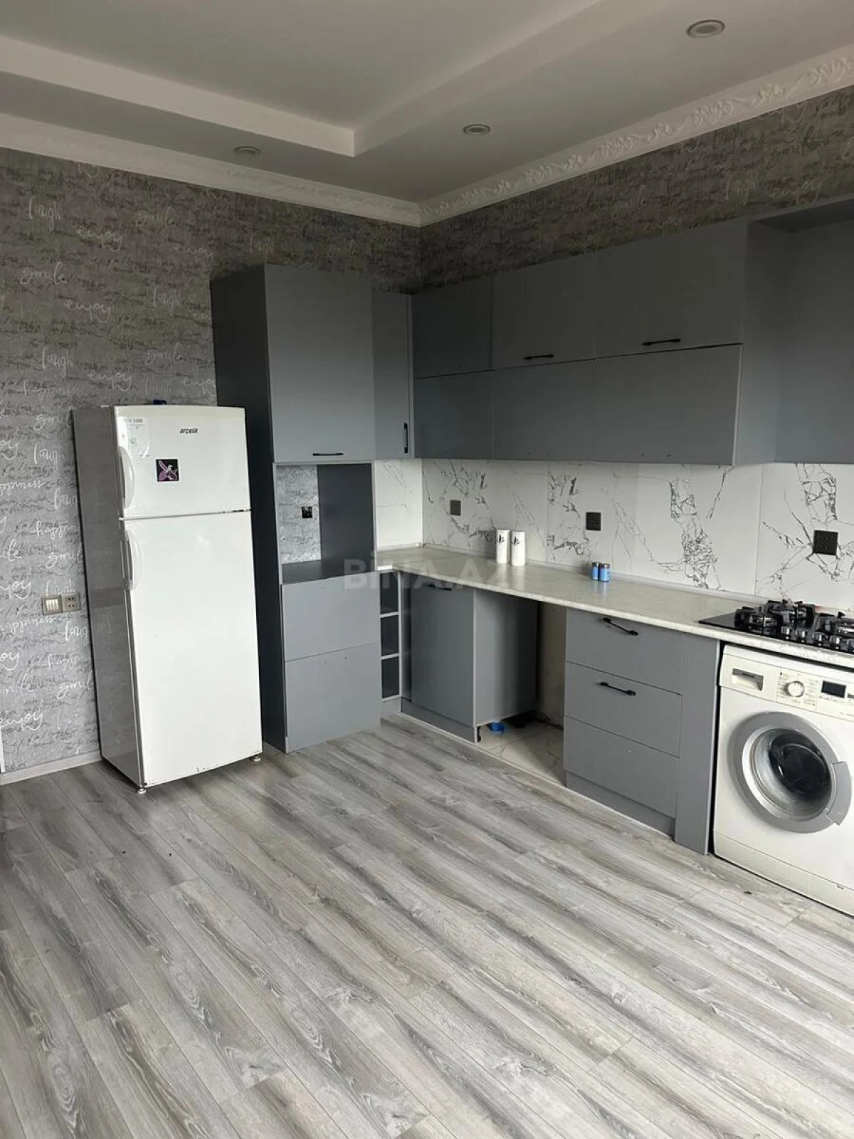 Satılır 6 otaqlı həyət evi 250 m²
