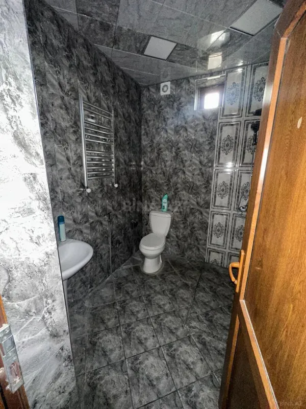 Satılır 6 otaqlı həyət evi 250 m²