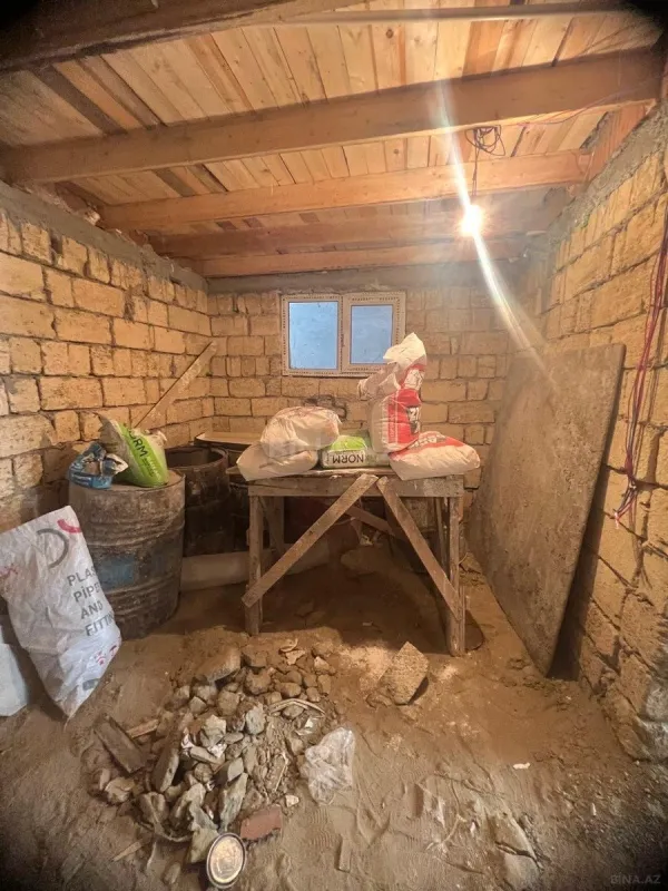 Satılır 6 otaqlı həyət evi 160 m²