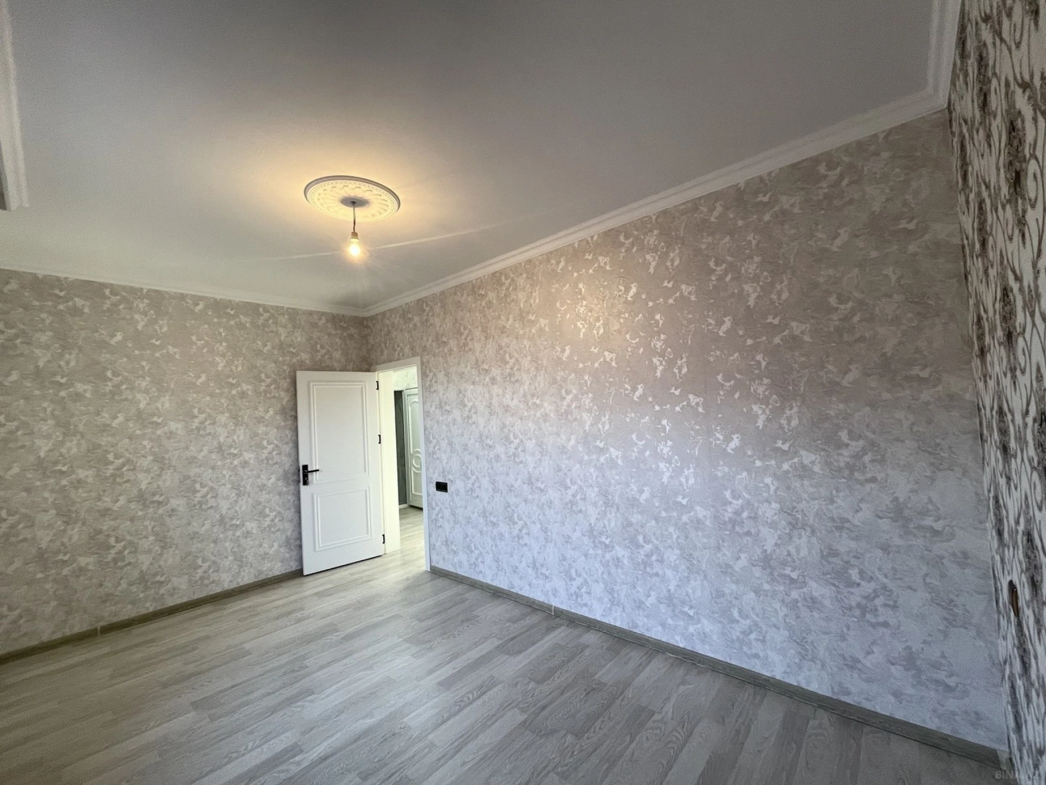 Satılır 6 otaqlı həyət evi 160 m²