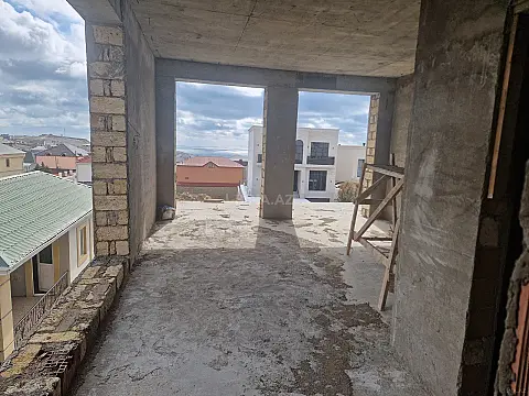 Satılır 5 otaqlı həyət evi 450 m²