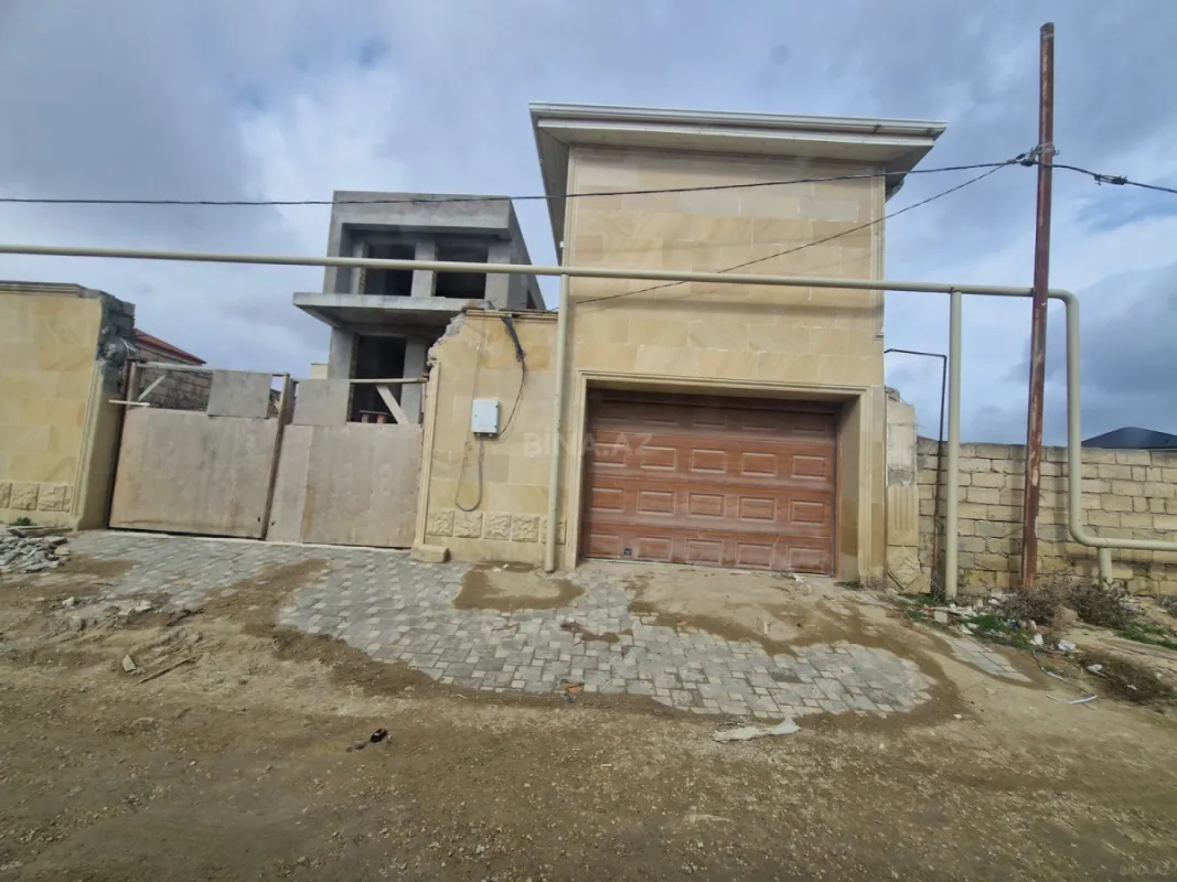 Satılır 5 otaqlı həyət evi 450 m²