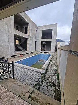 Satılır 5 otaqlı həyət evi 450 m²