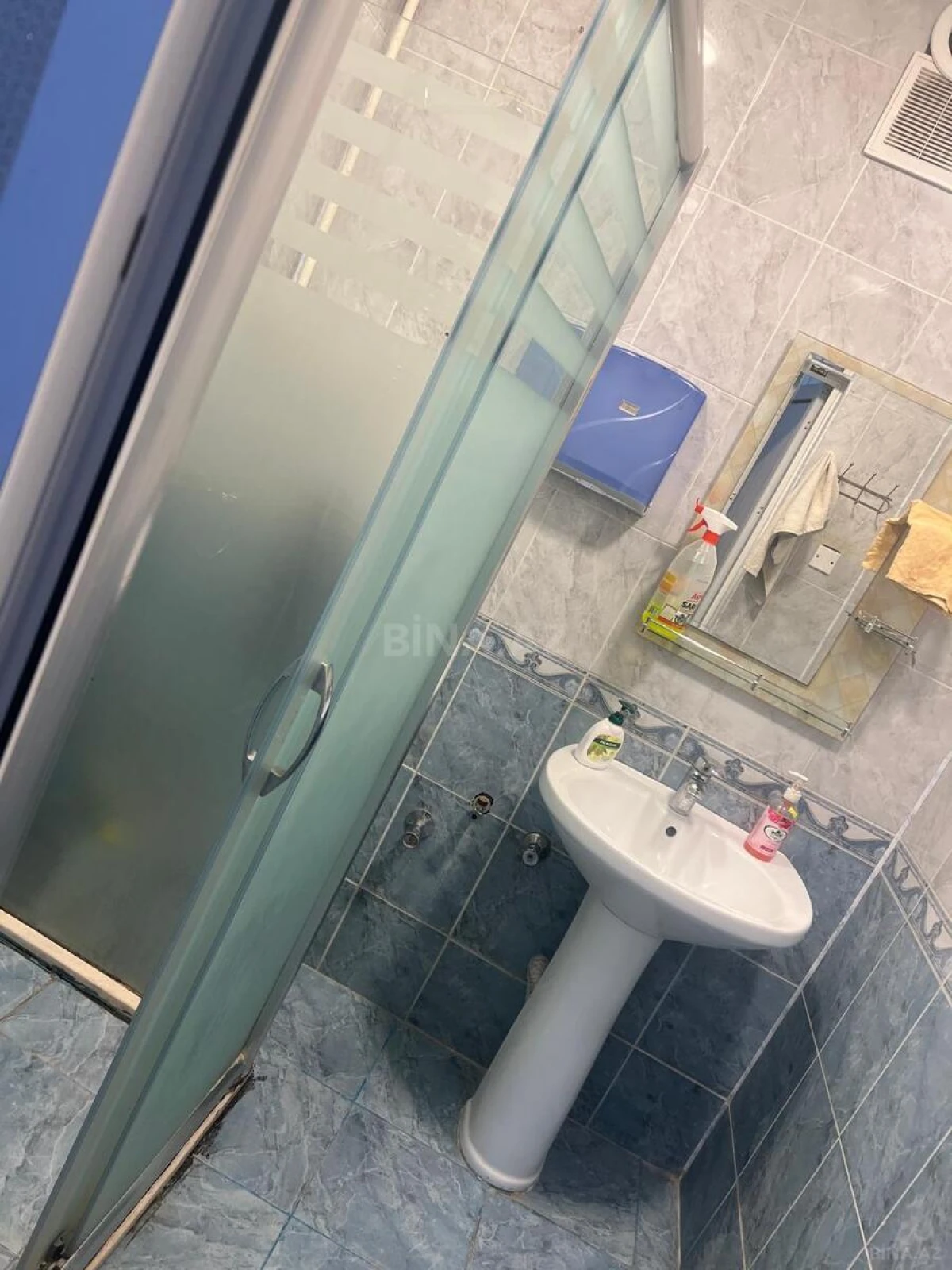 Kirayə verilir 2 otaqlı mənzil 65 m²