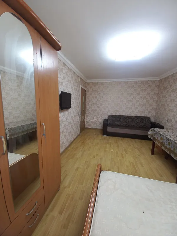 Satılır 1 otaqlı mənzil 42 m²