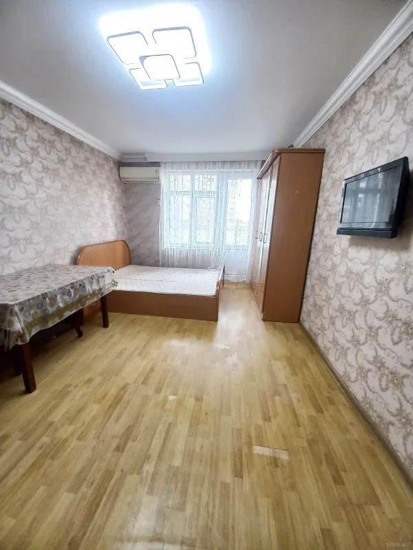Satılır 1 otaqlı mənzil 42 m²