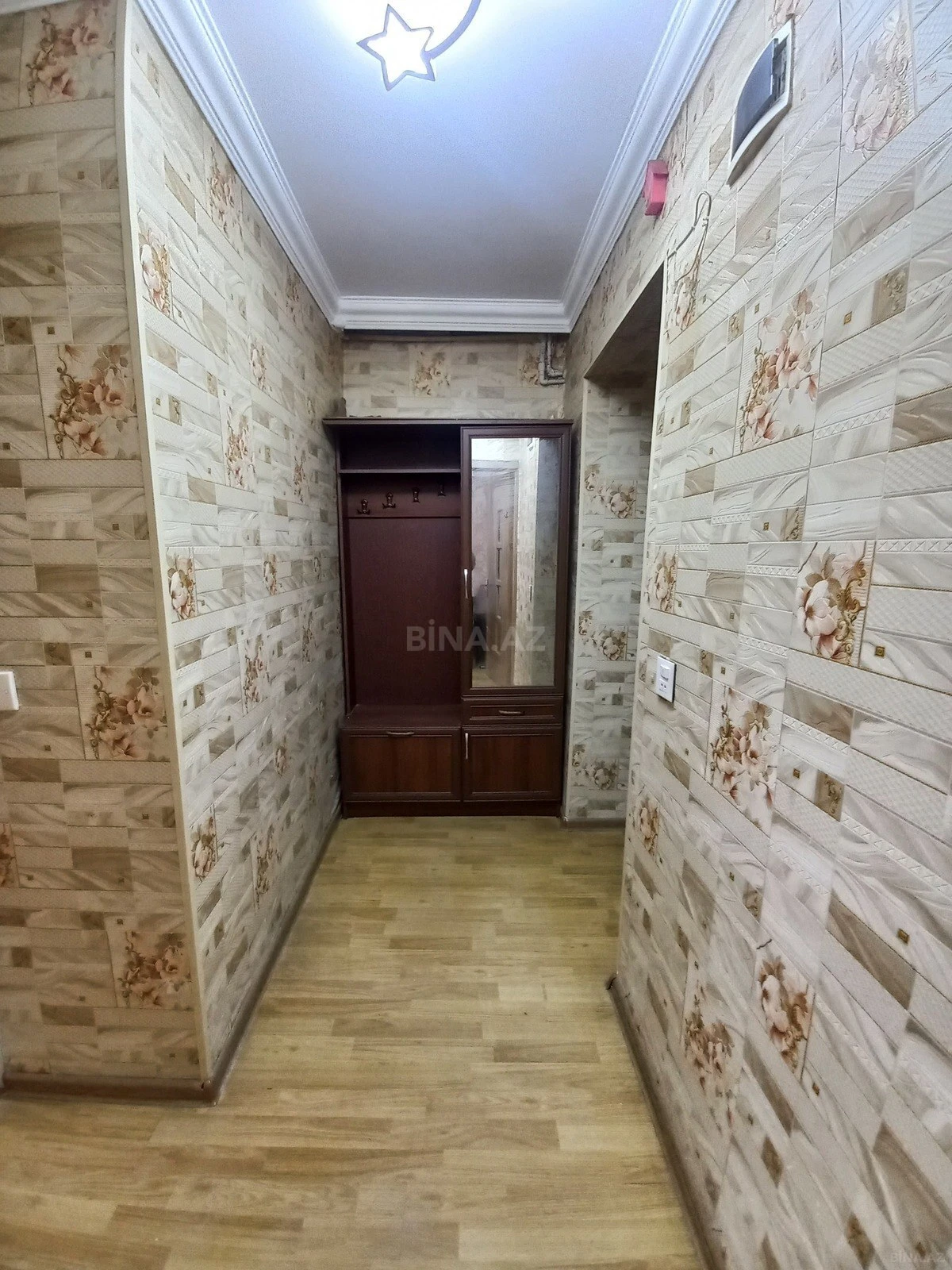 Satılır 1 otaqlı mənzil 42 m²