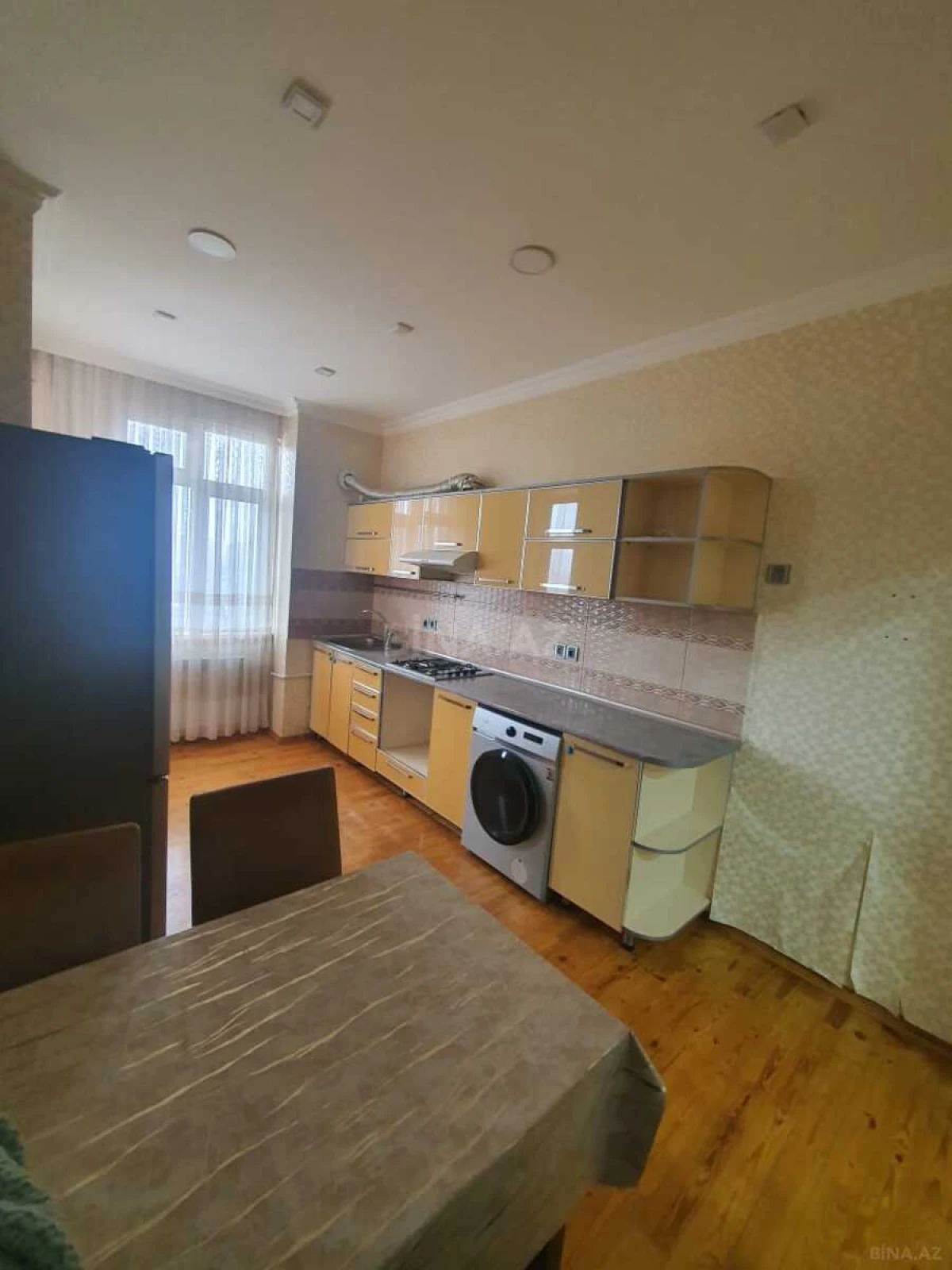 Satılır 3 otaqlı mənzil 110 m²