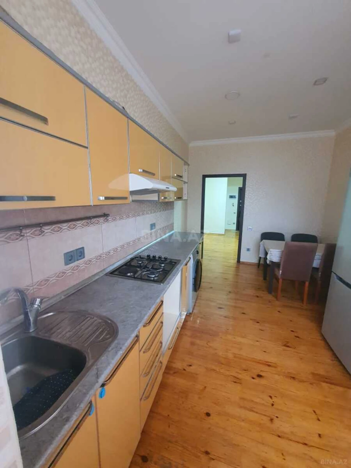 Satılır 3 otaqlı mənzil 110 m²