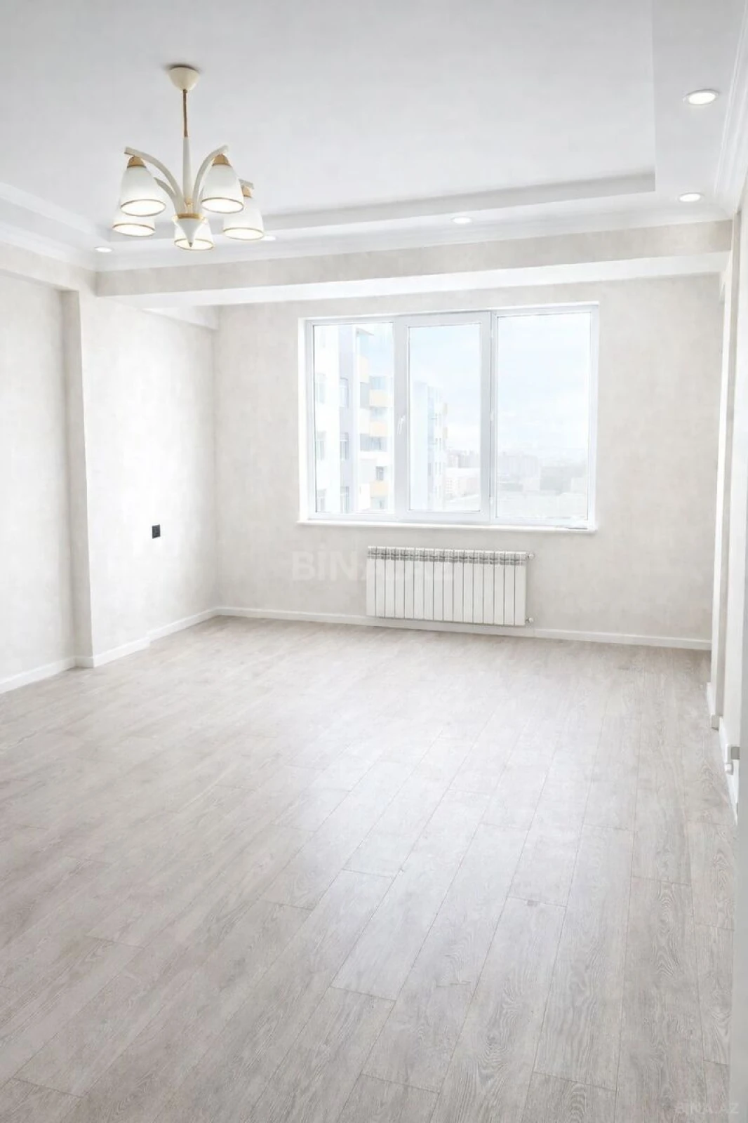 Kirayə verilir 2 otaqlı mənzil 73 m²