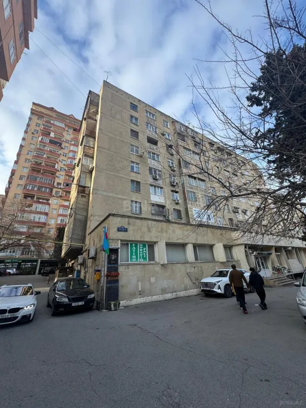 Satılır 4 otaqlı mənzil 80 m²