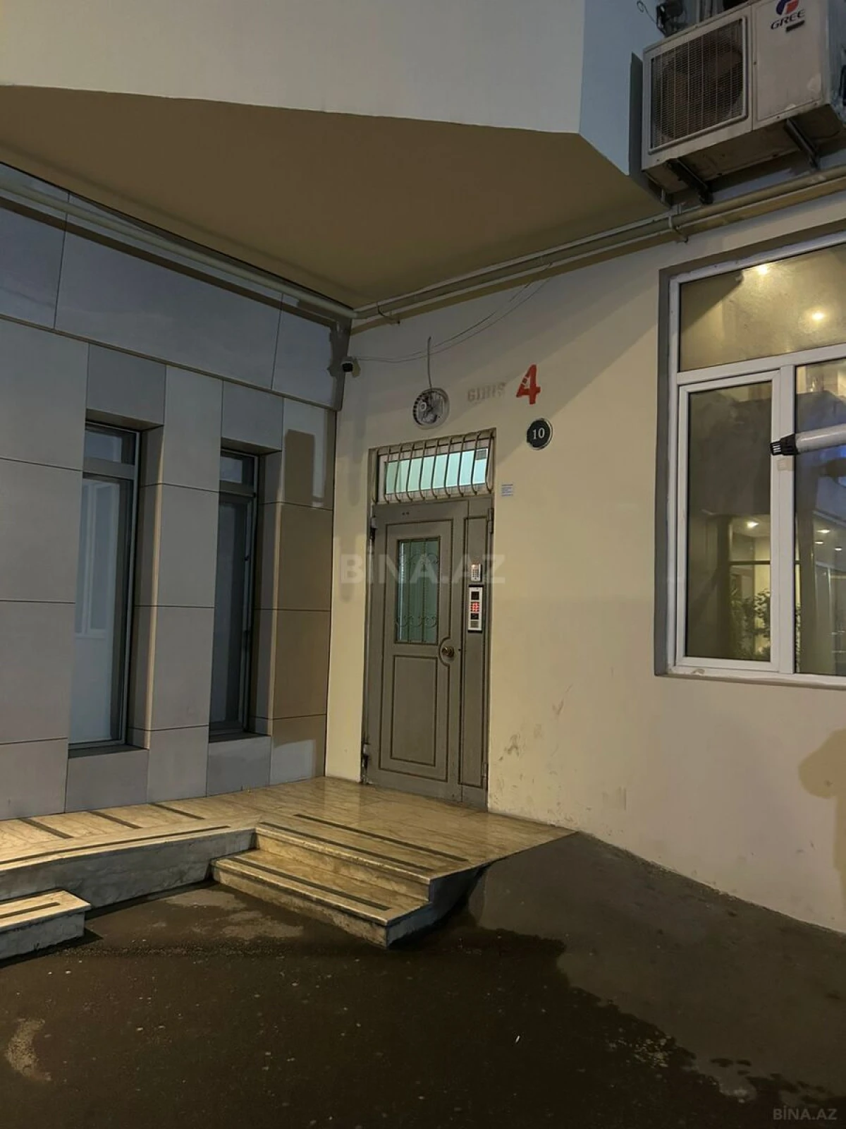 Satılır 2 otaqlı mənzil 94 m²