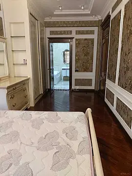 Satılır 3 otaqlı mənzil 160 m²