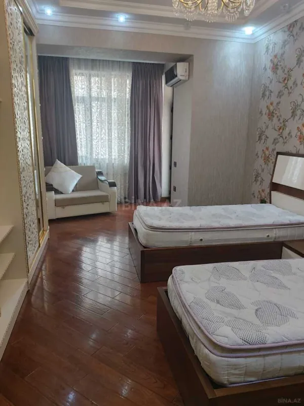 Satılır 3 otaqlı mənzil 160 m²