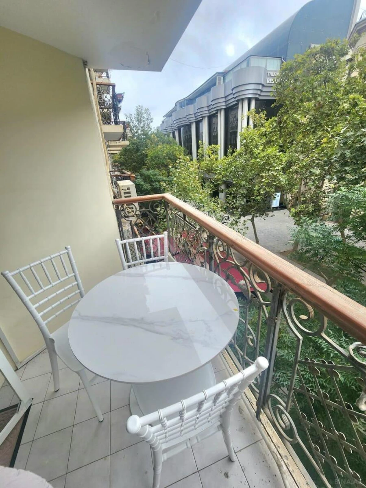 Kirayə verilir 2 otaqlı mənzil 71 m²