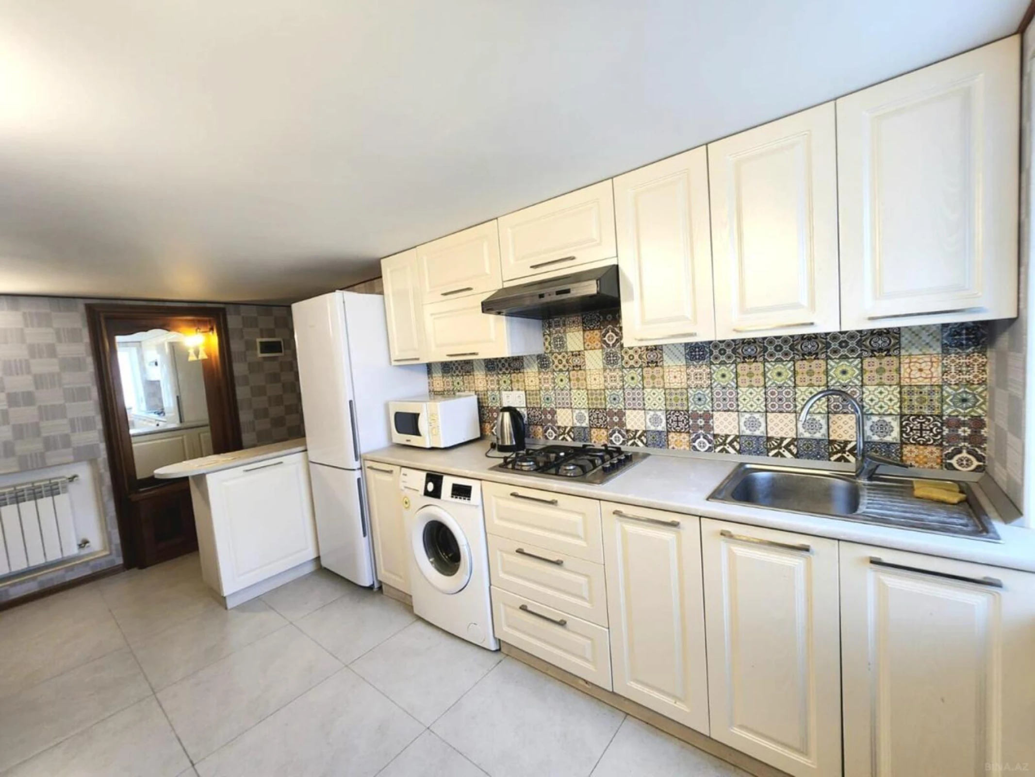 Kirayə verilir 2 otaqlı mənzil 71 m²