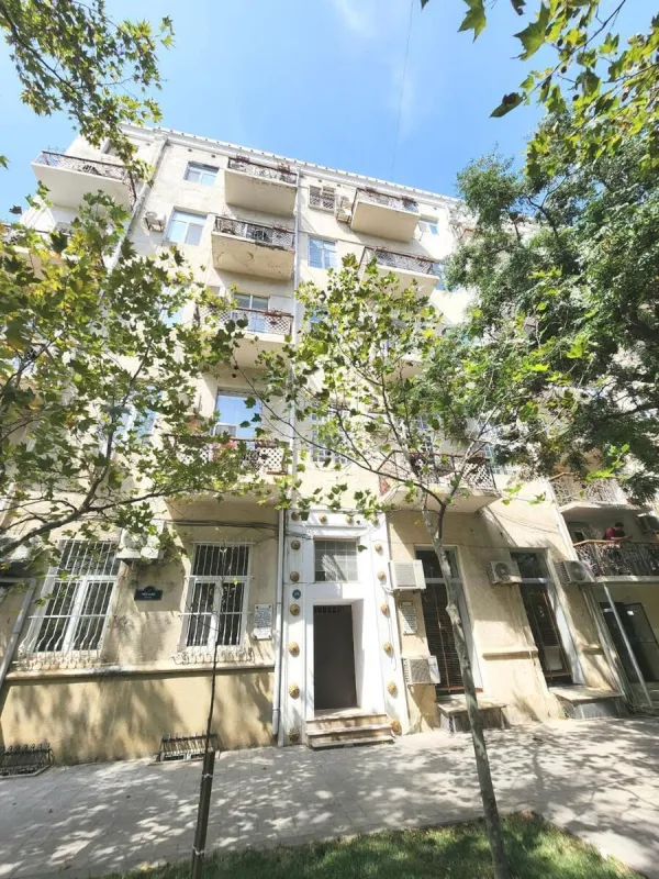 Kirayə verilir 2 otaqlı mənzil 71 m²