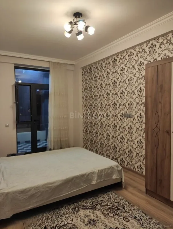 Kirayə verilir 2 otaqlı mənzil 60 m²