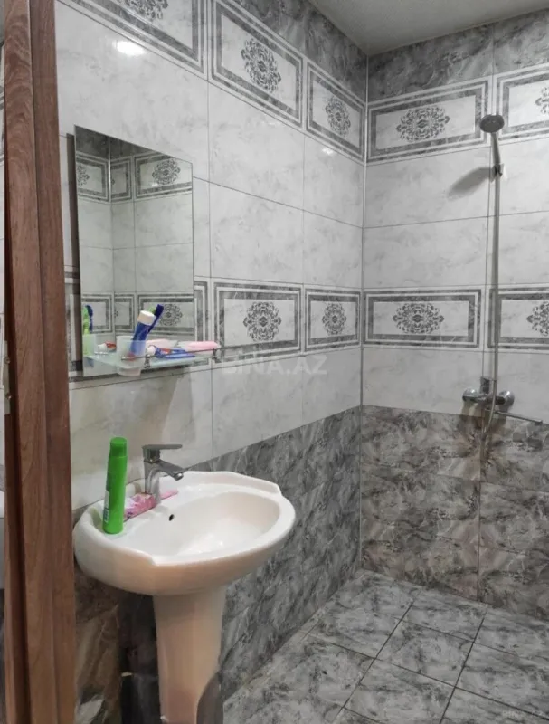 Kirayə verilir 2 otaqlı mənzil 60 m²