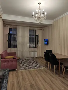 Kirayə verilir 2 otaqlı mənzil 60 m²