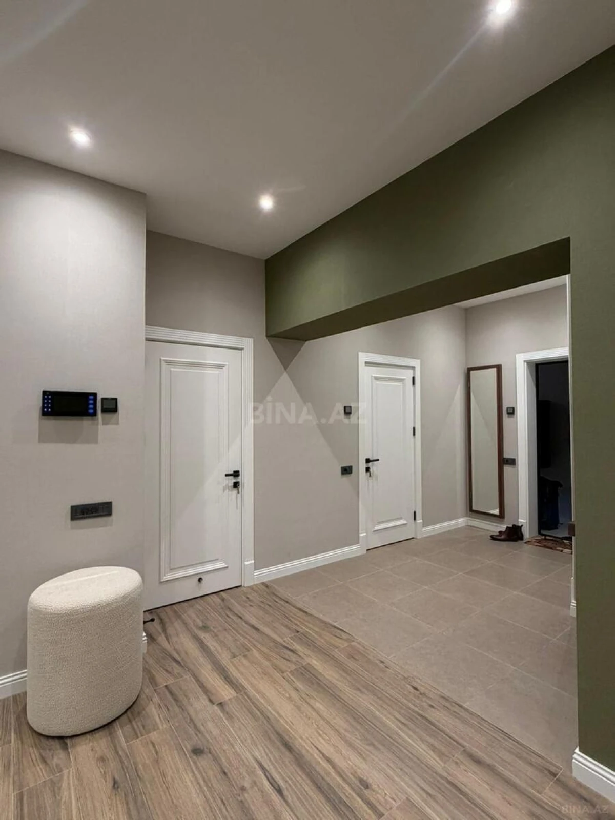 Kirayə verilir 2 otaqlı mənzil 97 m²