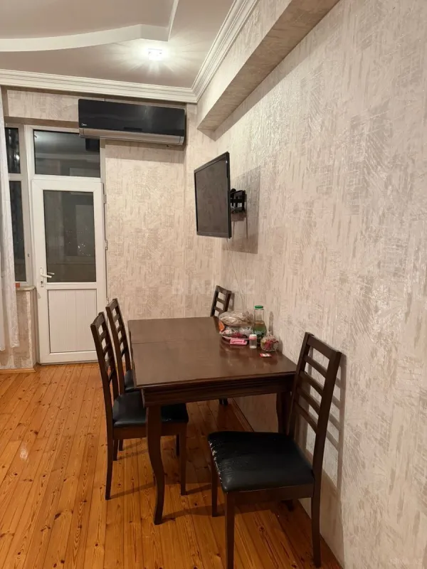 Satılır 2 otaqlı mənzil 71 m²