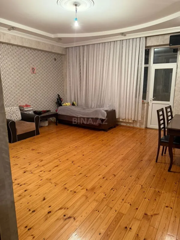 Satılır 2 otaqlı mənzil 71 m²
