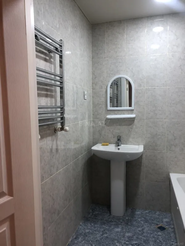 Kirayə verilir 4 otaqlı mənzil 110 m²
