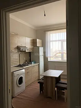 Kirayə verilir 4 otaqlı mənzil 110 m²