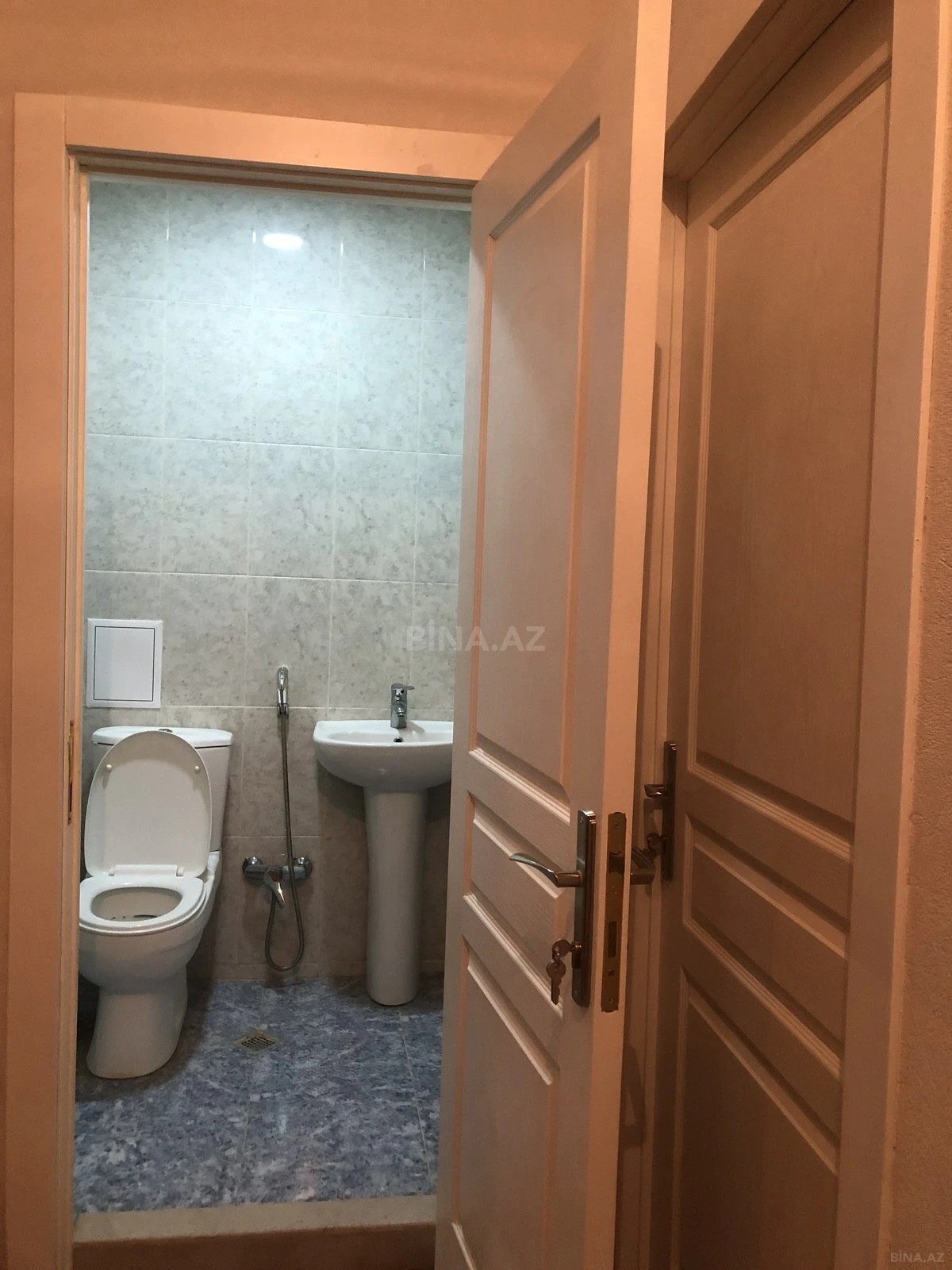 Kirayə verilir 4 otaqlı mənzil 110 m²