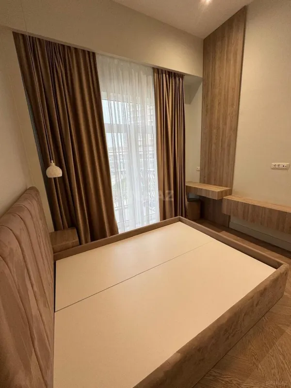 Kirayə verilir 4 otaqlı mənzil 152 m²