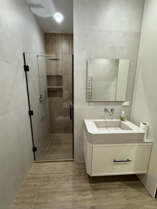 Kirayə verilir 4 otaqlı mənzil 152 m²
