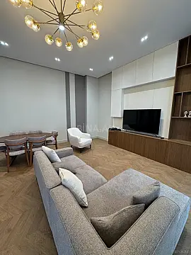 Kirayə verilir 4 otaqlı mənzil 152 m²
