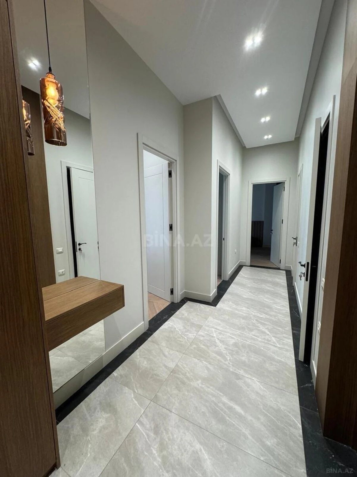 Kirayə verilir 4 otaqlı mənzil 152 m²