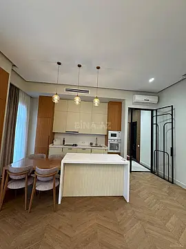 Kirayə verilir 4 otaqlı mənzil 152 m²