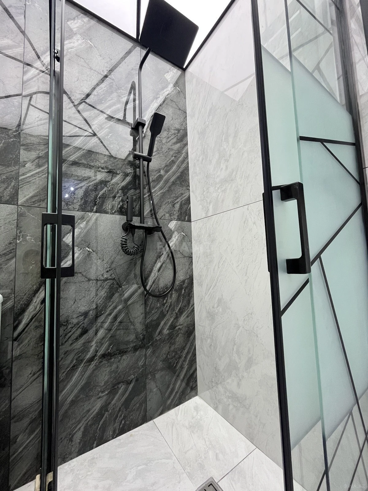 Satılır 2 otaqlı mənzil 62 m²