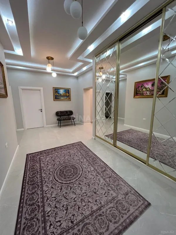Kirayə verilir 2 otaqlı mənzil 100 m²